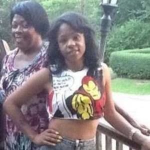 Meet your Posher, Deedee